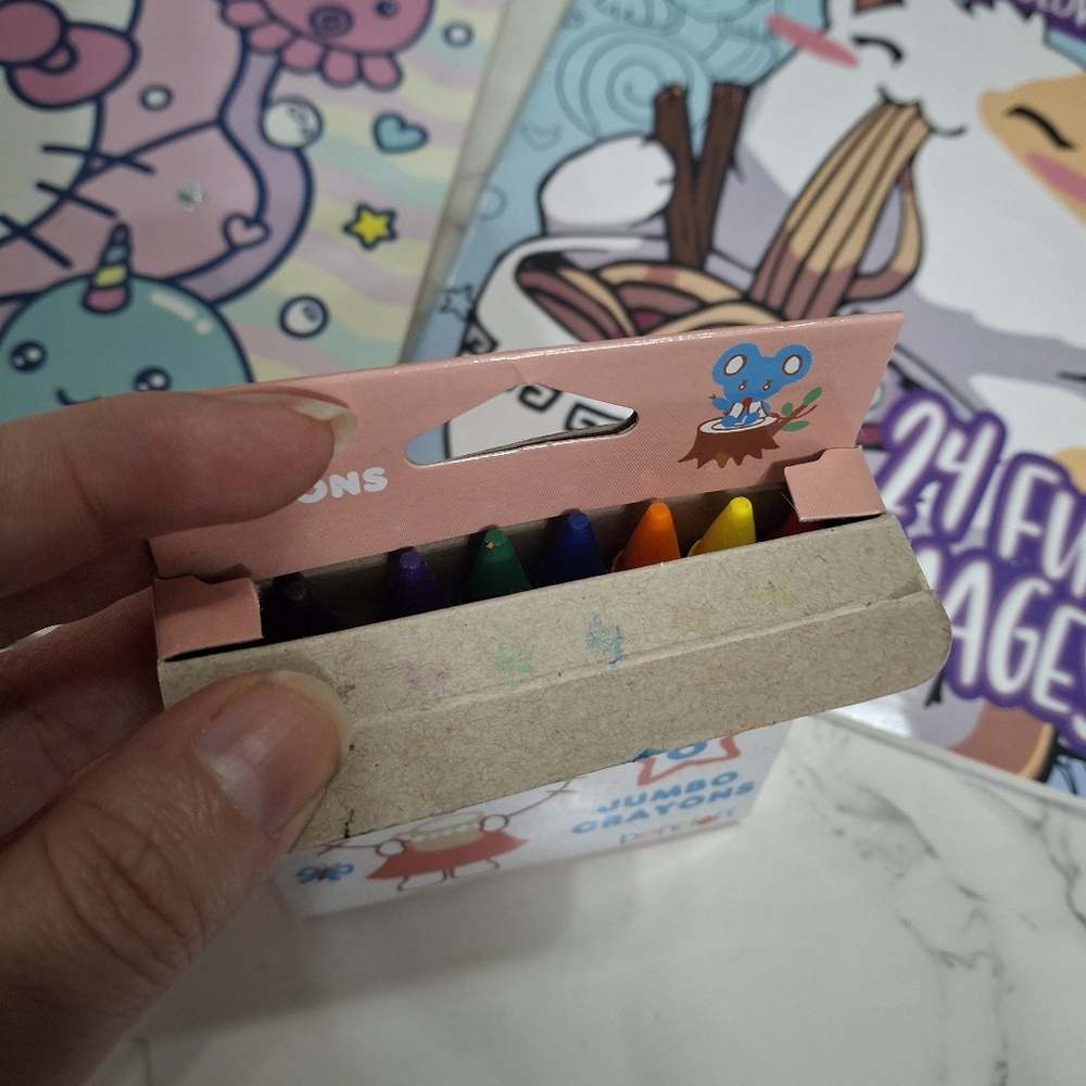 Hello Kitty Coloring Book Set - Picture 4 of 5